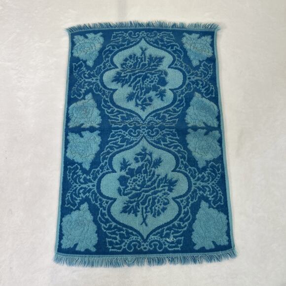 Vintage Fieldcrest Blue Paisley Hand Towel Fringe MCM 24in x 16in Benefits Chrty - Picture 1 of 8
